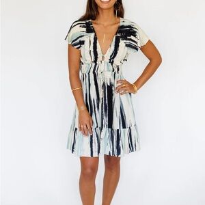 🆕 Keani Hawai’i Khush Manoa Ruffle Key Hole Dress | M | Cream/Black/Blue